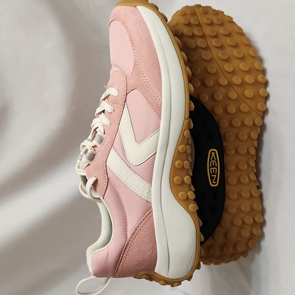 Keen Pink and White Suede Sneakers (W Size 9) - Picture 4 of 16